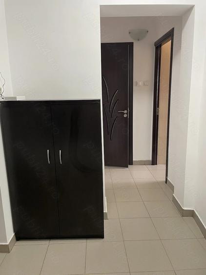 Apartament cu 3 camere semidecomandat în Theodor Pallady