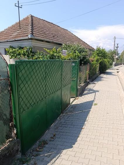 Casă cu 4 camere în Băgău