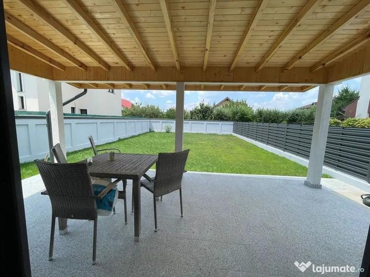 Casă cu 4 camere cu Teren 400 Mp în Central