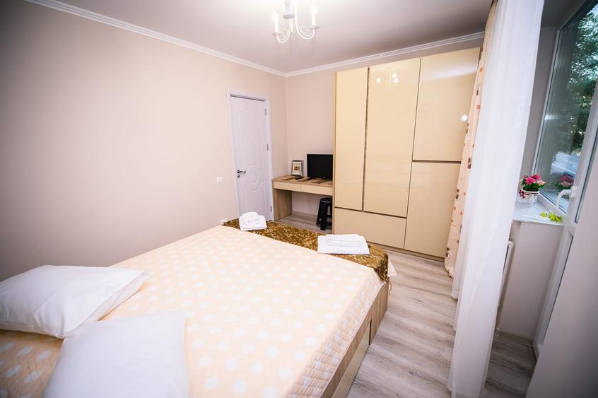 Apartament cu 2 camere decomandat, mobilat în Central