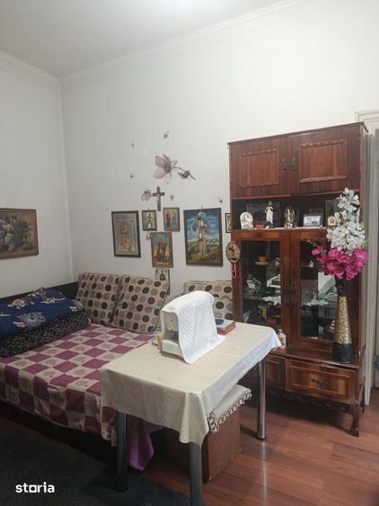 Casa de vanzarePia?a Victoriei /zona MatacheIdeala pentru investi?ie - 3