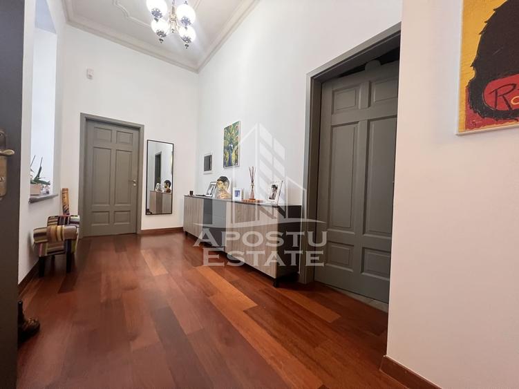 Apartament cu 5 camere decomandat în Central