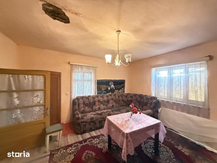 Casă cu 3 camere cu Teren 2195 Mp în Central