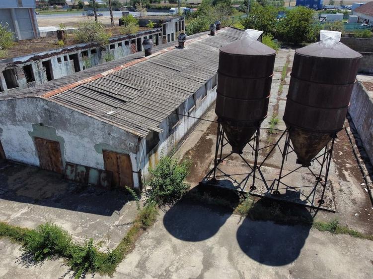 Spațiu comercial, de 7,950 mp, în Orțișoara