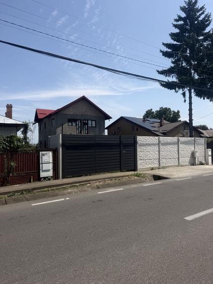 Casă cu 4 camere în Brazi