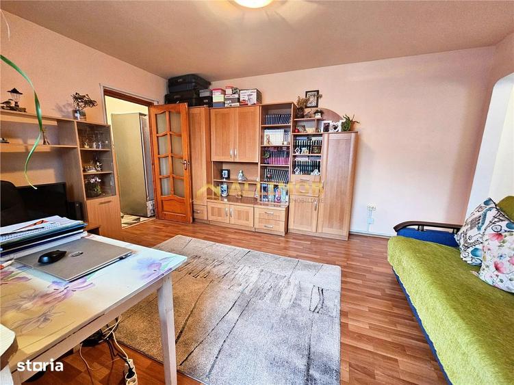 Apartament cu 2 camere semidecomandat, mobilat în Andrei Mureșanu