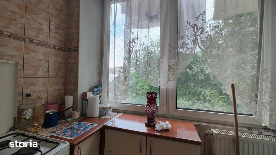 Apartament cu 2 camere decomandat în Zamfirescu