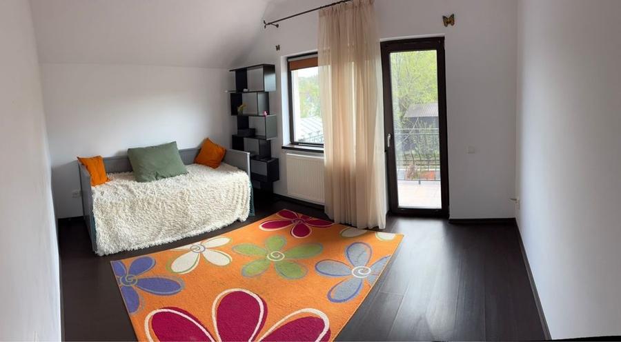 Casă cu 4 camere în Nisipoasa