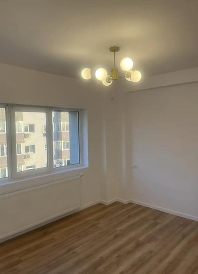 Apartament cu 3 camere decomandat în Drumul Taberei — fotografia 2
