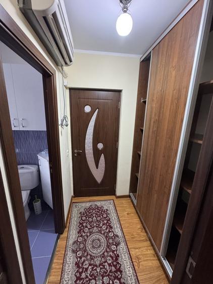 Apartament cu 2 camere semidecomandat în Craiovița Nouă