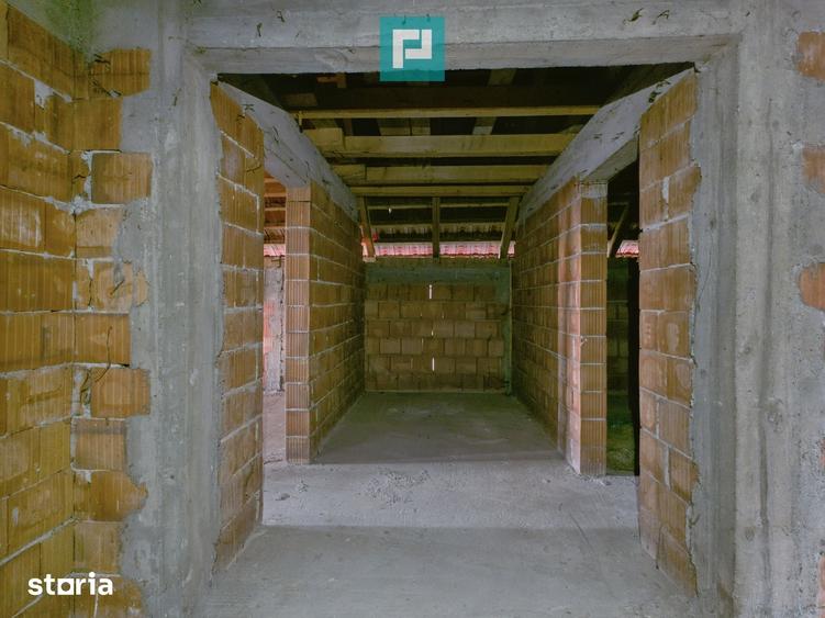 Casă cu 7 camere cu Teren 842 Mp în Olari