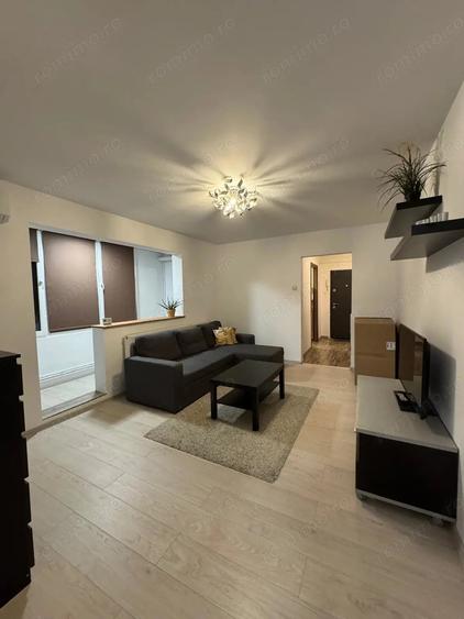 Apartament cu 3 camere semidecomandat în Circumvalațiunii