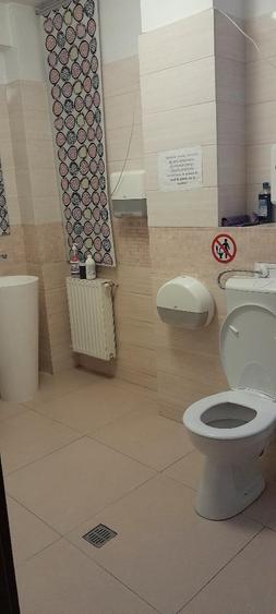 Casă individuală cu 12 camere cu Canalizare în P-ța Muncii