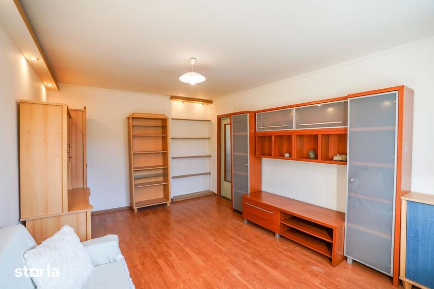 Apartament cu 3 camere, mobilat în Precista