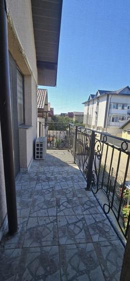 Casă individuală cu 4 camere cu Canalizare în Central