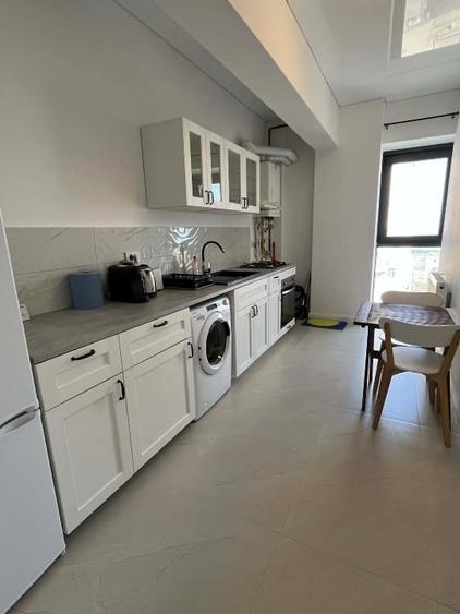 Apartament cu 2 camere decomandat, mobilat în Far