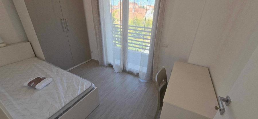 Apartament cu 3 camere nedecomandat în Central