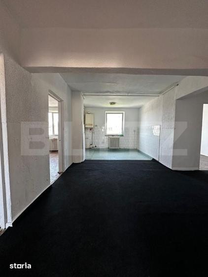 Apartament cu 4 camere decomandat în Central