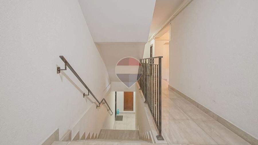 Apartament cu 2 camere decomandat în Tractorul