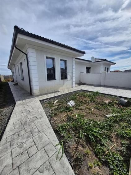 Duplex parter - 2 dormitoare - 2 bai - zona excelenta la 4 b - 8