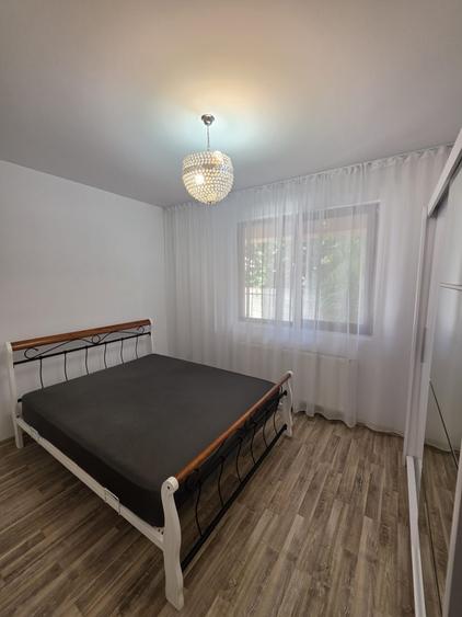 Apartament cu 3 camere decomandat în Apusului