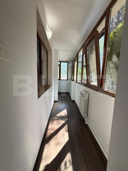 Apartament cu 2 camere decomandat, mobilat în Micro 13