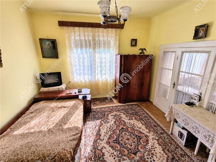 Casă individuală cu 3 camere cu Canalizare în Central