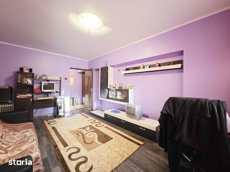 Apartament cu 3 camere decomandat în Central