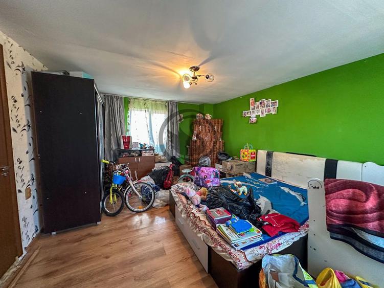 Casă cu 5 camere cu Teren 984 Mp în Blejoi