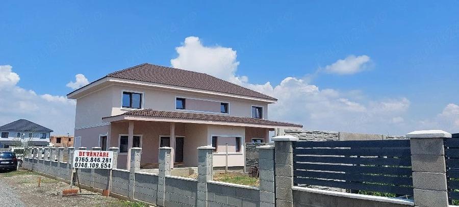 Casă cu 3 camere cu Teren 337 Mp în Moșnița Nouă