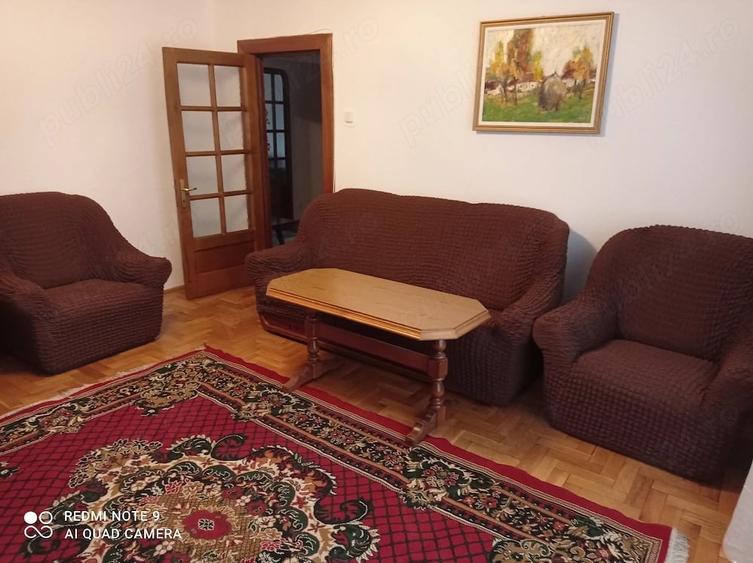 Apartament cu 4 camere decomandat în Nufărul