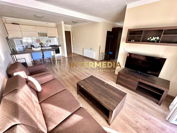 Apartament cu 3 camere decomandat, mobilat în Cetate