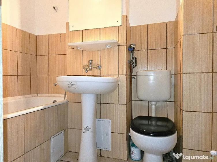 Apartament cu 2 camere semidecomandat în Aurel Vlaicu
