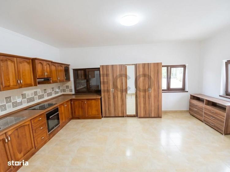 Casă cu 4 camere în Tărian