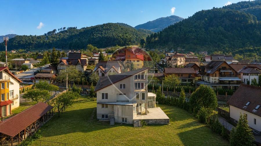 Casă individuală cu 10 camere cu Piscina în Bunloc