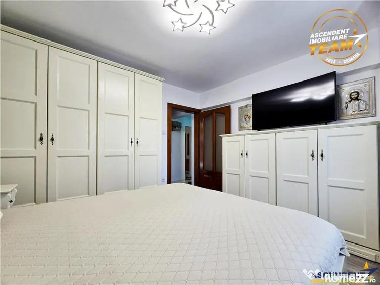 Apartament cu 4 camere decomandat în Central