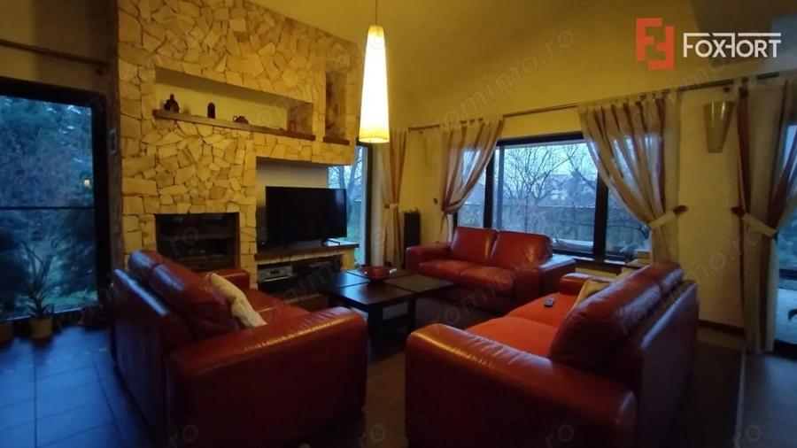 Casă cu 6 camere cu Teren 696 Mp în Ronaț