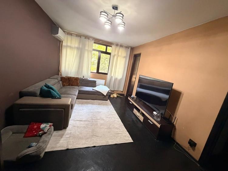 Apartament cu 2 camere semidecomandat, mobilat în Iancului