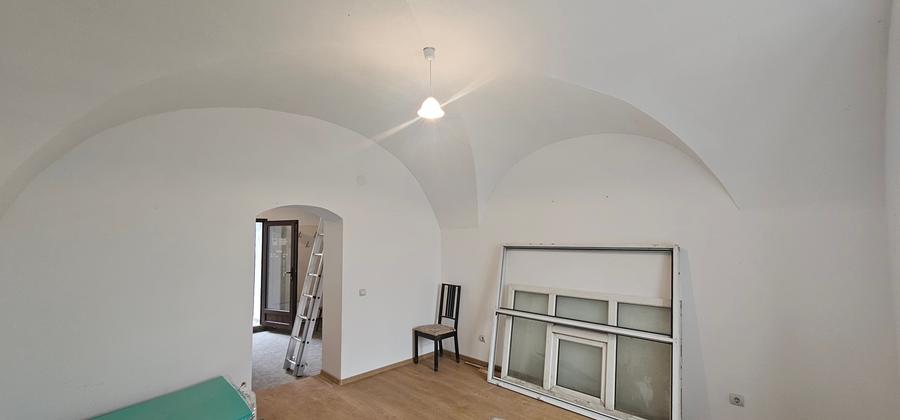 Inchiriez spatiu cu schimbarea de destinatie in alimentatie publica,Piata Mare - 9