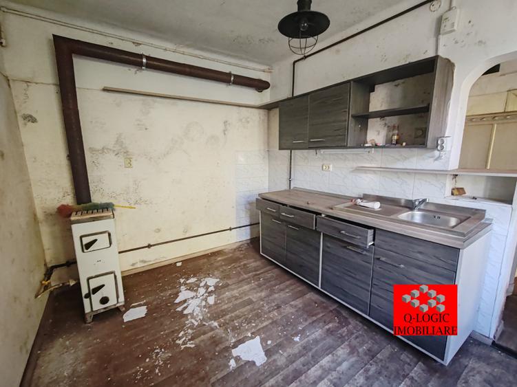 Casă individuală cu 3 camere cu Canalizare în Central