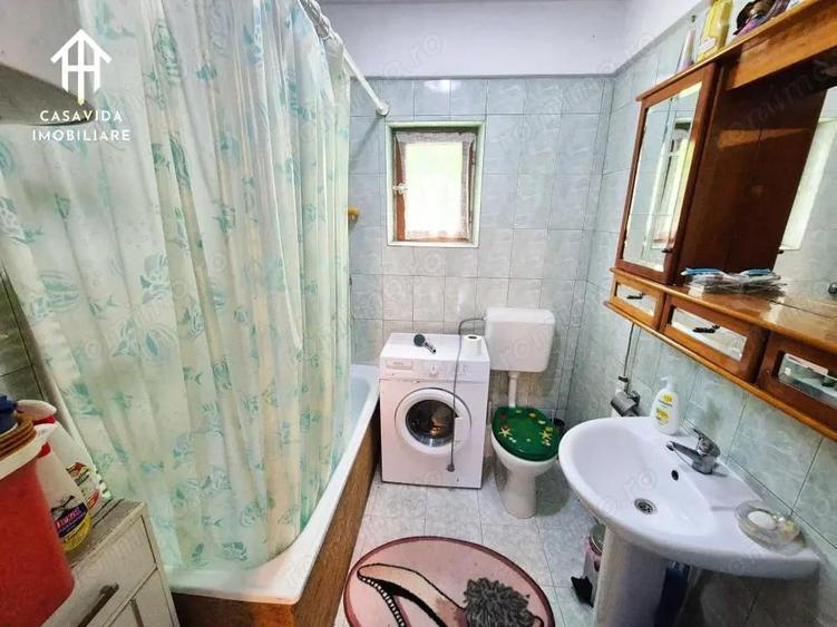 Casă cu Teren 2800 Mp în Săceni