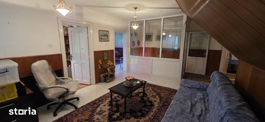 Casă cu 6 camere cu Teren 5116 Mp în Cornu