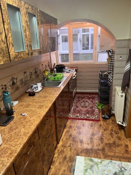 Apartament cu 3 camere decomandat în Șcheia