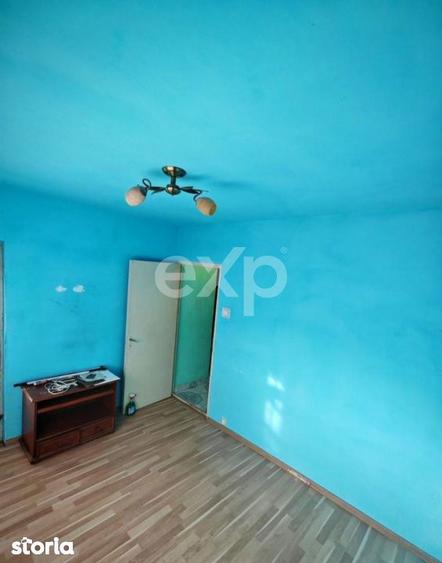 Apartament cu 4 camere decomandat în Central