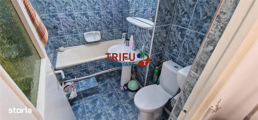 Apartament cu 3 camere decomandat în Cetate