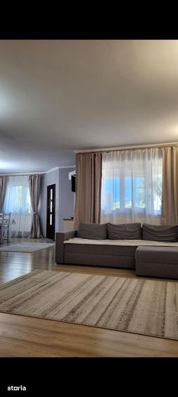 Casă cu 6 camere cu Teren 895 Mp în Central