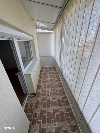 Apartament cu 3 camere decomandat în Micro 16