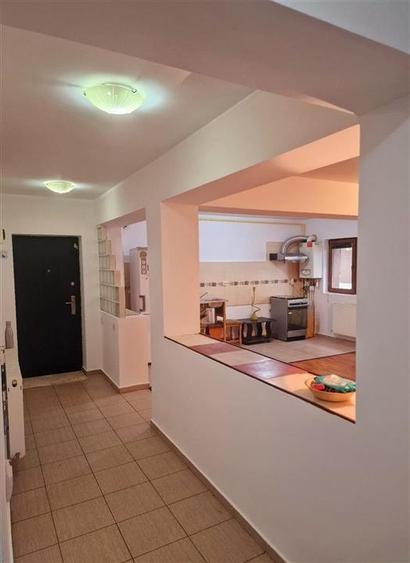 Apartament cu 3 camere decomandat, mobilat în Prelungirea Ghencea
