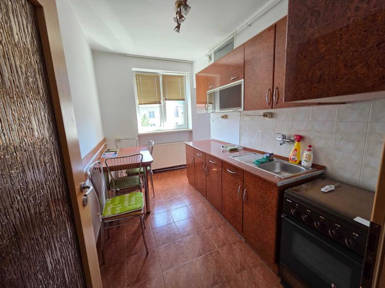 Vand apartament 3 camere, zona Lunca, Resita - 4