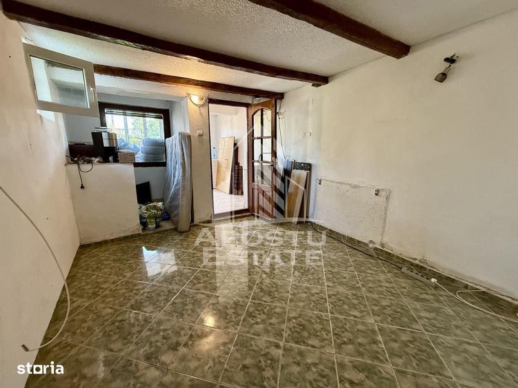 Casă cu 4 camere în Ghiroda